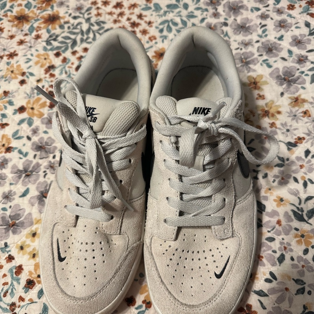 Nike SB White Sneakers
